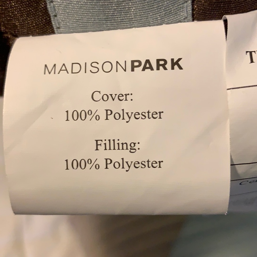 Decorative pillows - Picture 9 of 10